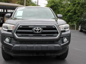 2017 TOYOTA TACOMA SR5