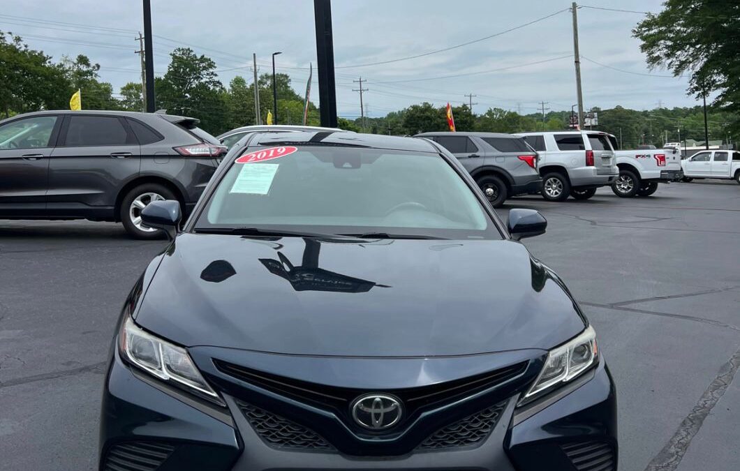 2019 TOYTA CAMRY