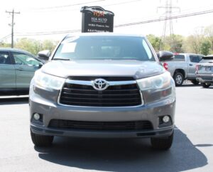 2015 Toyota Highlander LE Plus V6's photo