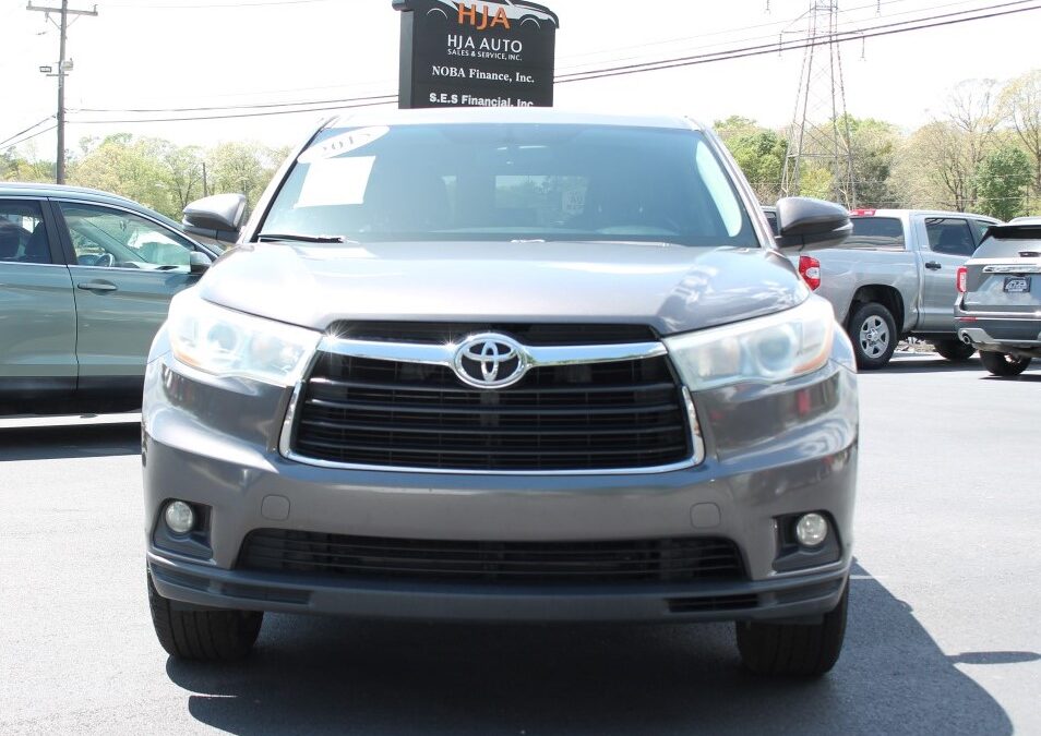2015 TOYOTA HIGHLANDER LE