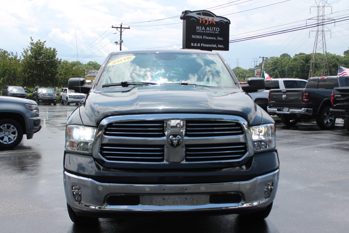 2016 RAM 1500 Big Horn 4x4 Crew Cab 5'7's photo